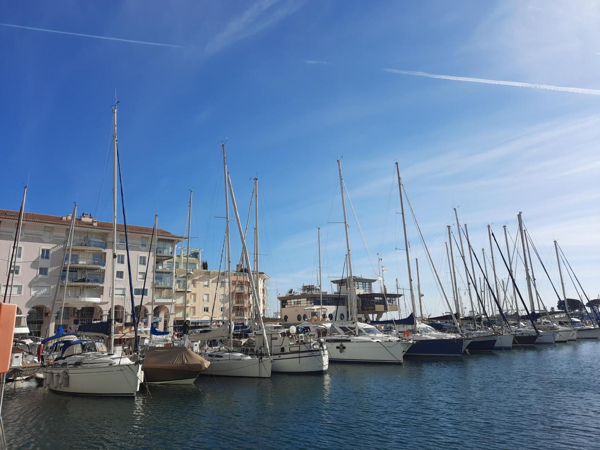 Coeur Marina Climatise Terrasse Parking Apartment Fréjus Exterior foto